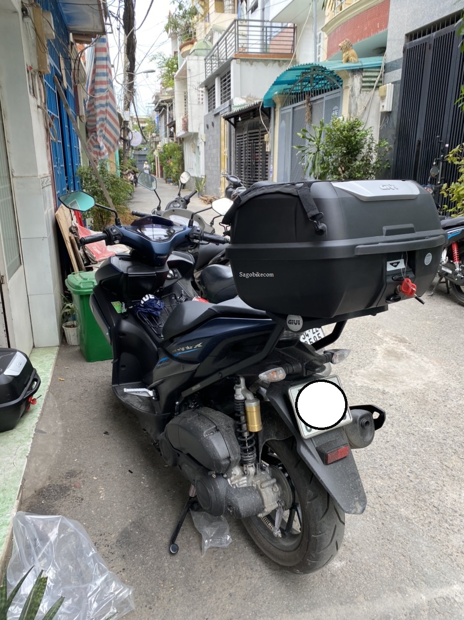 [HCM]Thùng xe NVX mẫu E43NTL-ADV và baga SRV-NVX hàng Givi chính hãng mới 100%