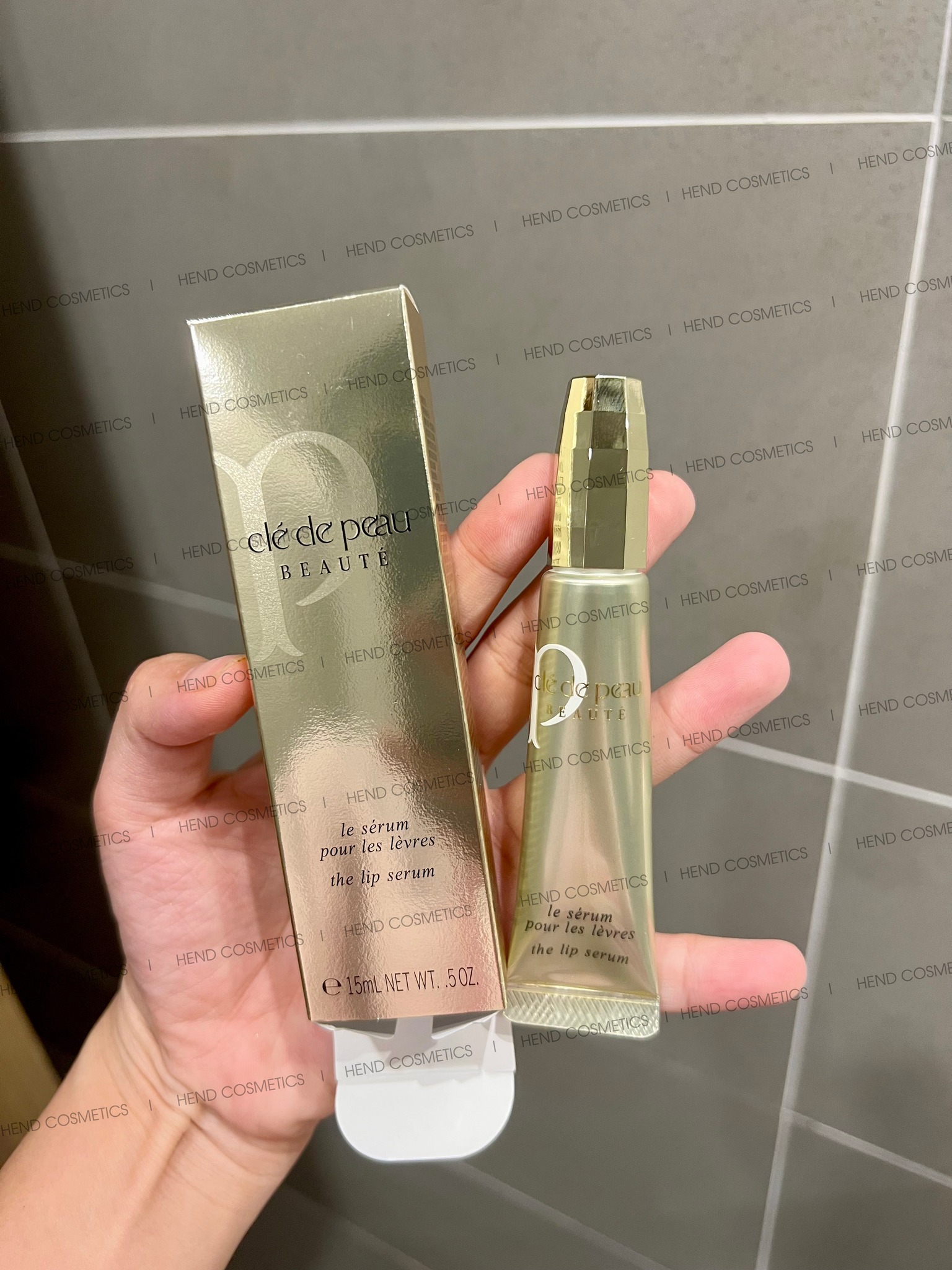 Tinh chất dưỡng môi Cle de Peau Lip Serum 15ML