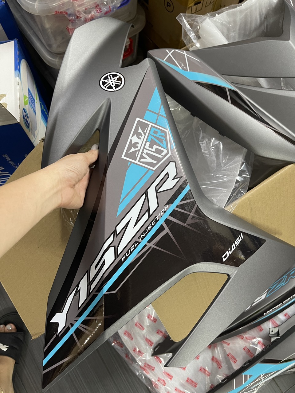 Áo Ex 150 xám xanh lục bảo tem dán sẵn