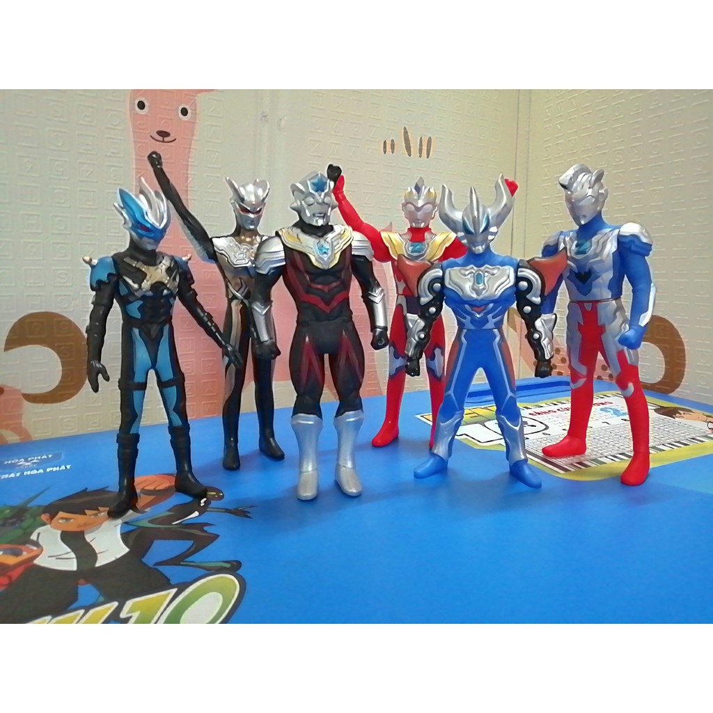 Mô hình Ultraman cao 23 cm ( phần 1 ) Siêu nhân điện quang