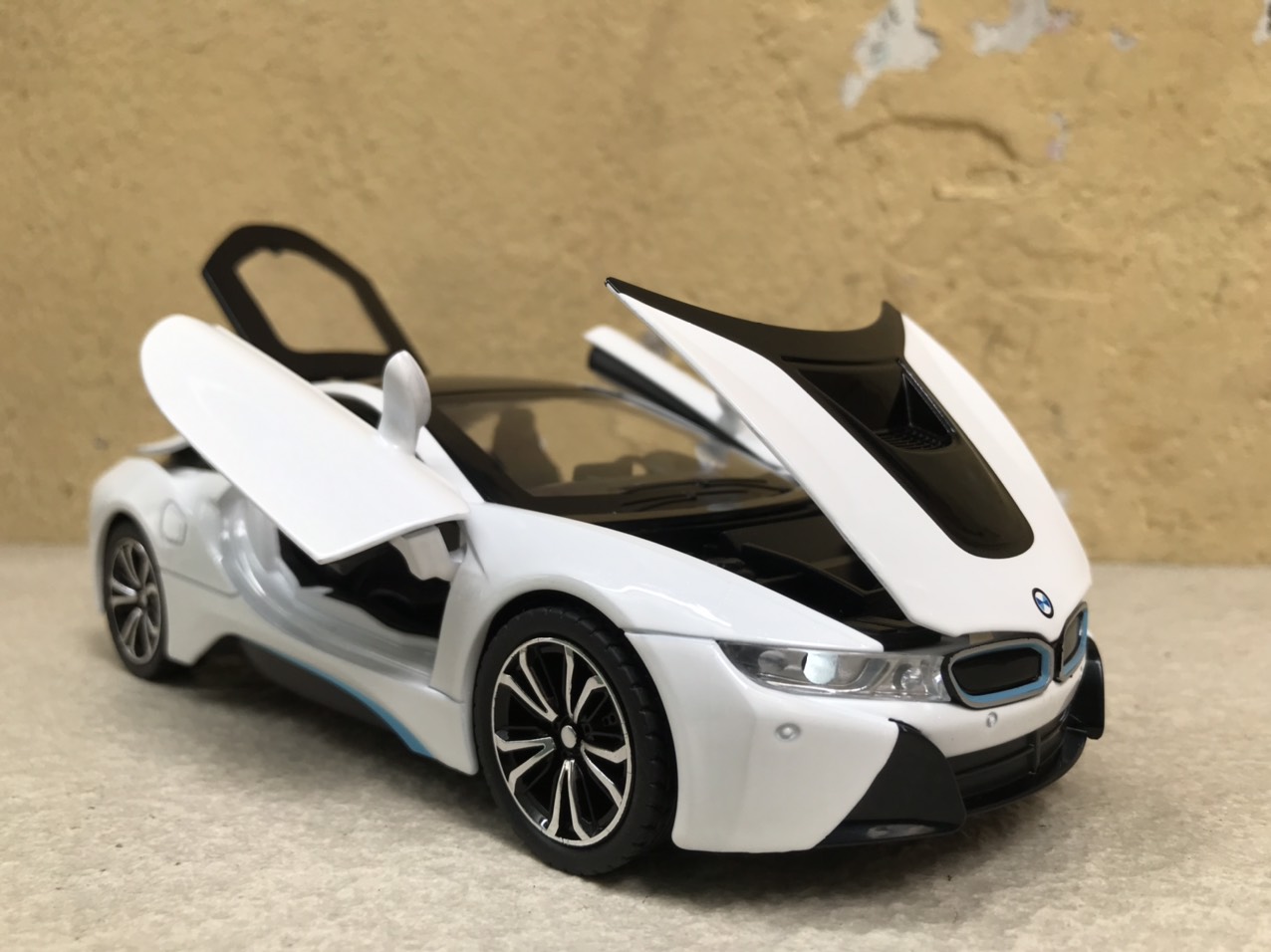 Mô hình xe ô tô BMW I8 1:24