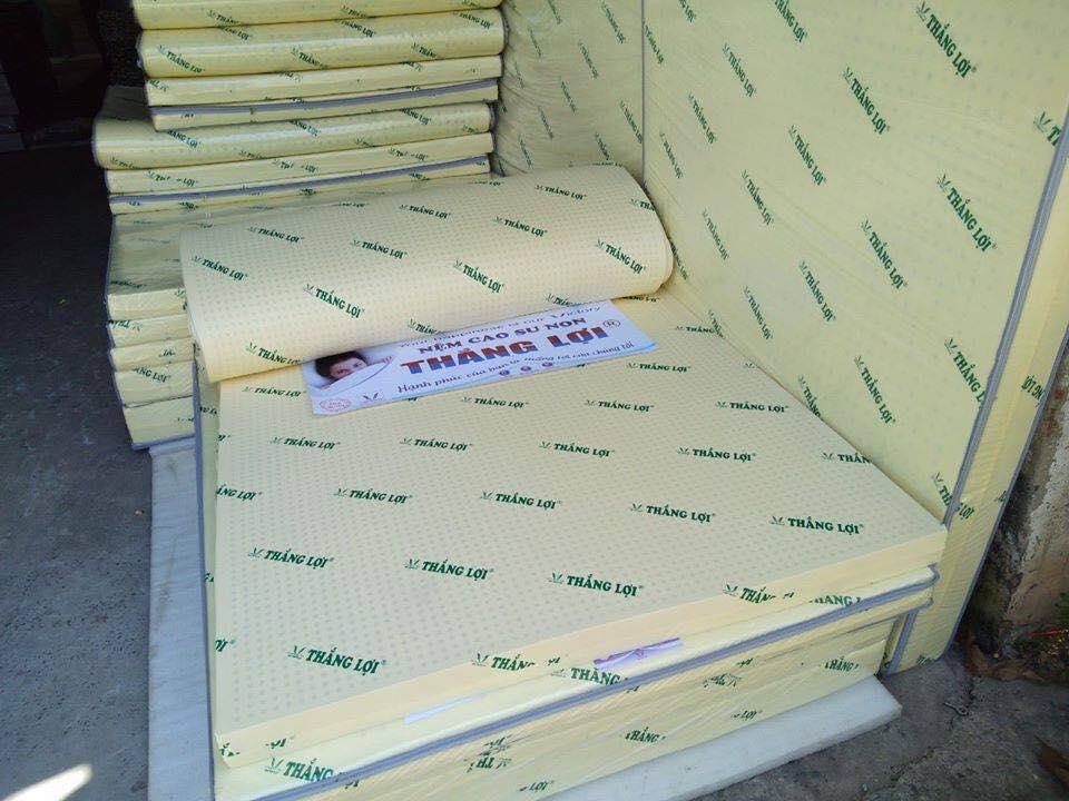 Nệm cao su non Thắng Lợi 1m x 2m x 10cm (2 mặt lỗ nhỏ)