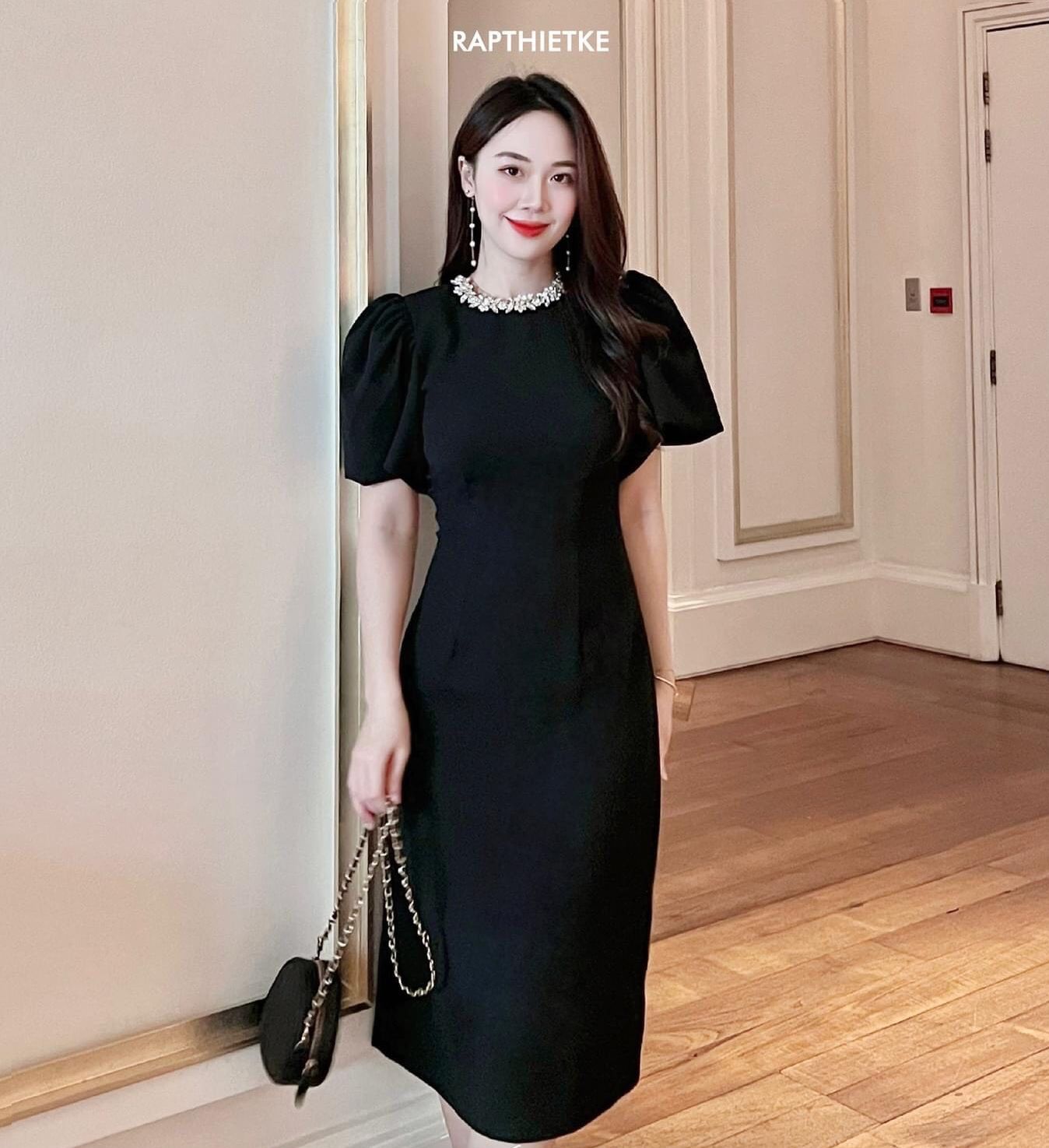 Rập - đầm đen tay phồng cổ tròn đính đá trắng - titi 06 đen đá trắng