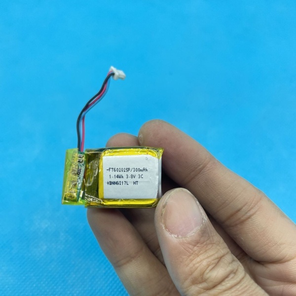 Pin lipo 1s 3.7v 300mah  602025 có mạch bảo vệ