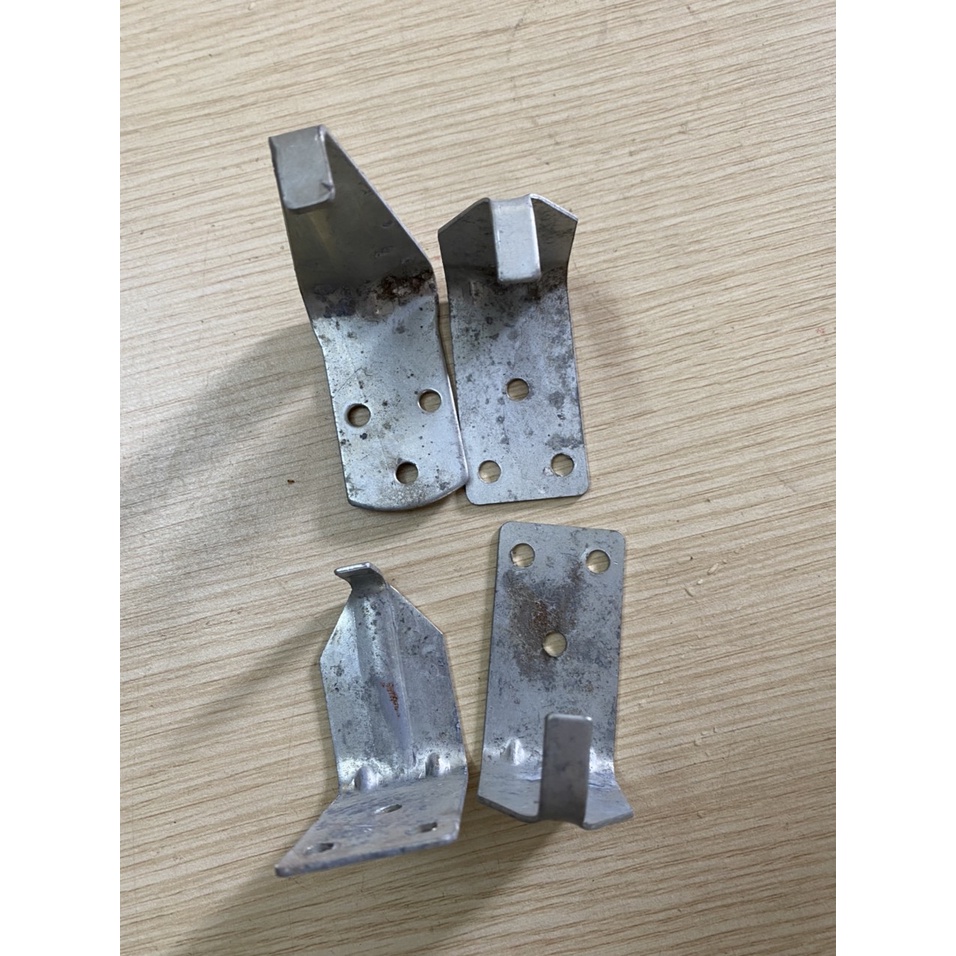 Bộ 4 chiếc móc treo bình cứu hỏa