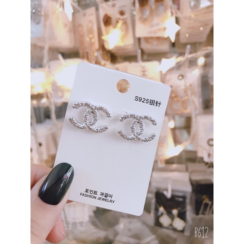Khuyên tai đá lấp lánh
