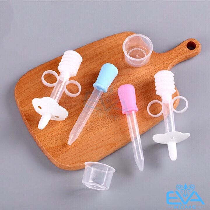 [HCM]Bộ 2 Dụng Cụ Uống Thuốc Kèm Ly Cho Bé