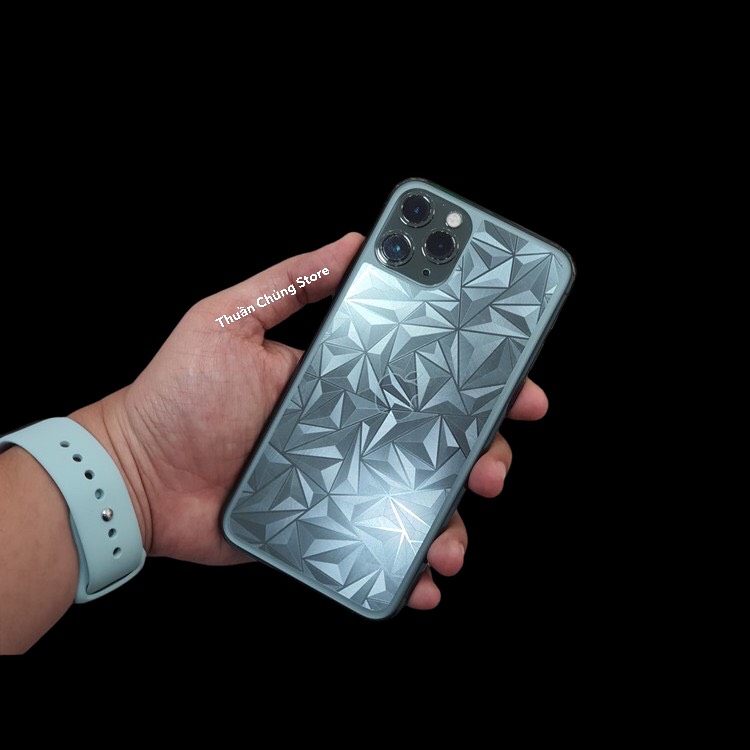 [HCM]Miếng dán mặt lưng 3D vân kim cương dành cho iPhone 6/6s/6Plus/6sPlus/7/8/7Plus/8Plus/X/Xs/Xs Max/11/11Pro/11Pro Max/12mini/12/12Pro/12Pro Max siêu bềnchống vân taychống xướcva đập-Phụ kiện điện thoại sang trọng đẳng cấp.