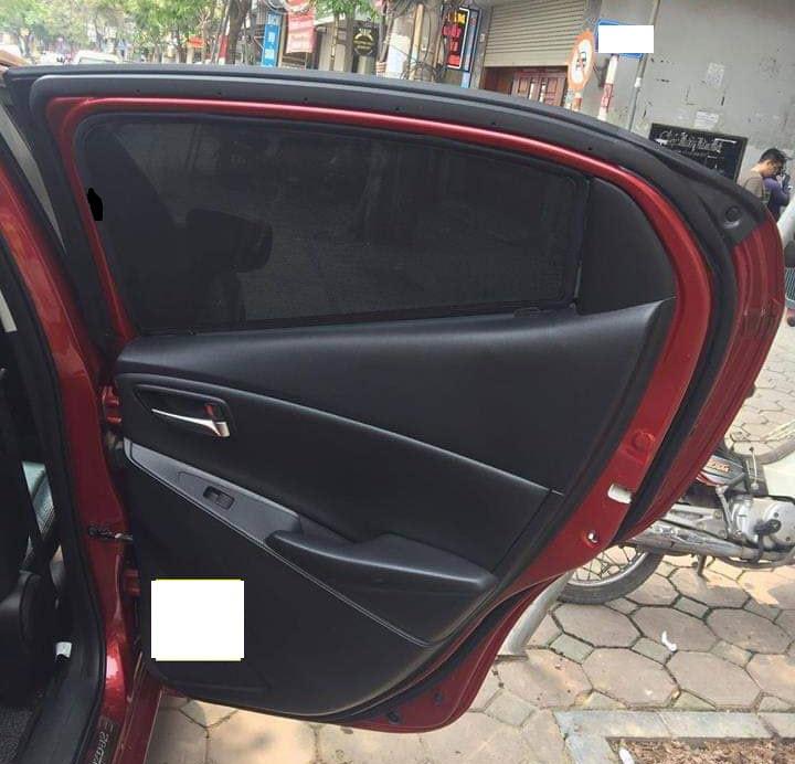Che nắng kính sườn theo xe Mazda 2 2015-2022