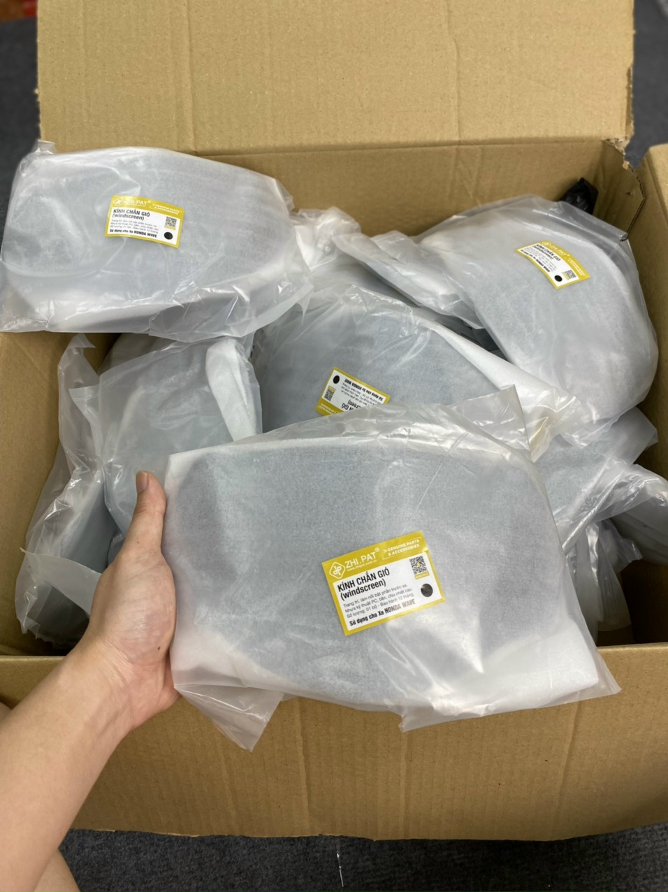 Kính chắn gió xe Wave A100, Wave A110 Zhipat