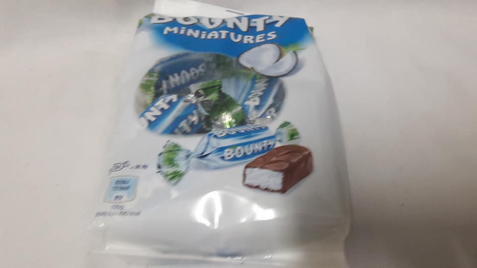 Socola bọc dừa Bounty Miniatures - Úc (150g)