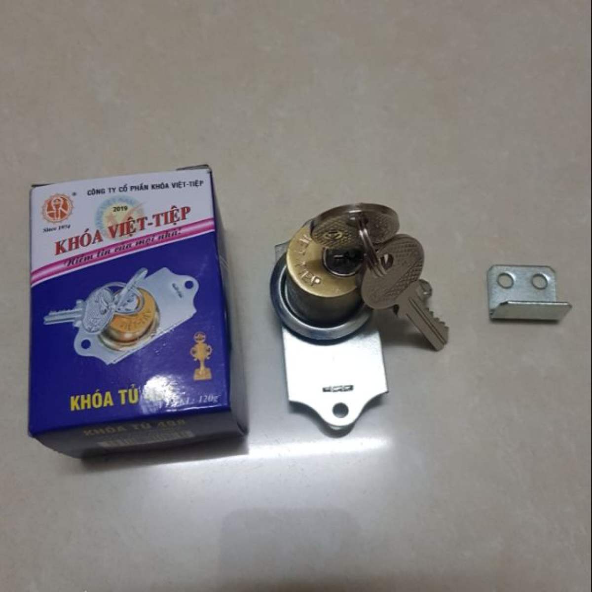 Khóa tủ việt tiệp to 498