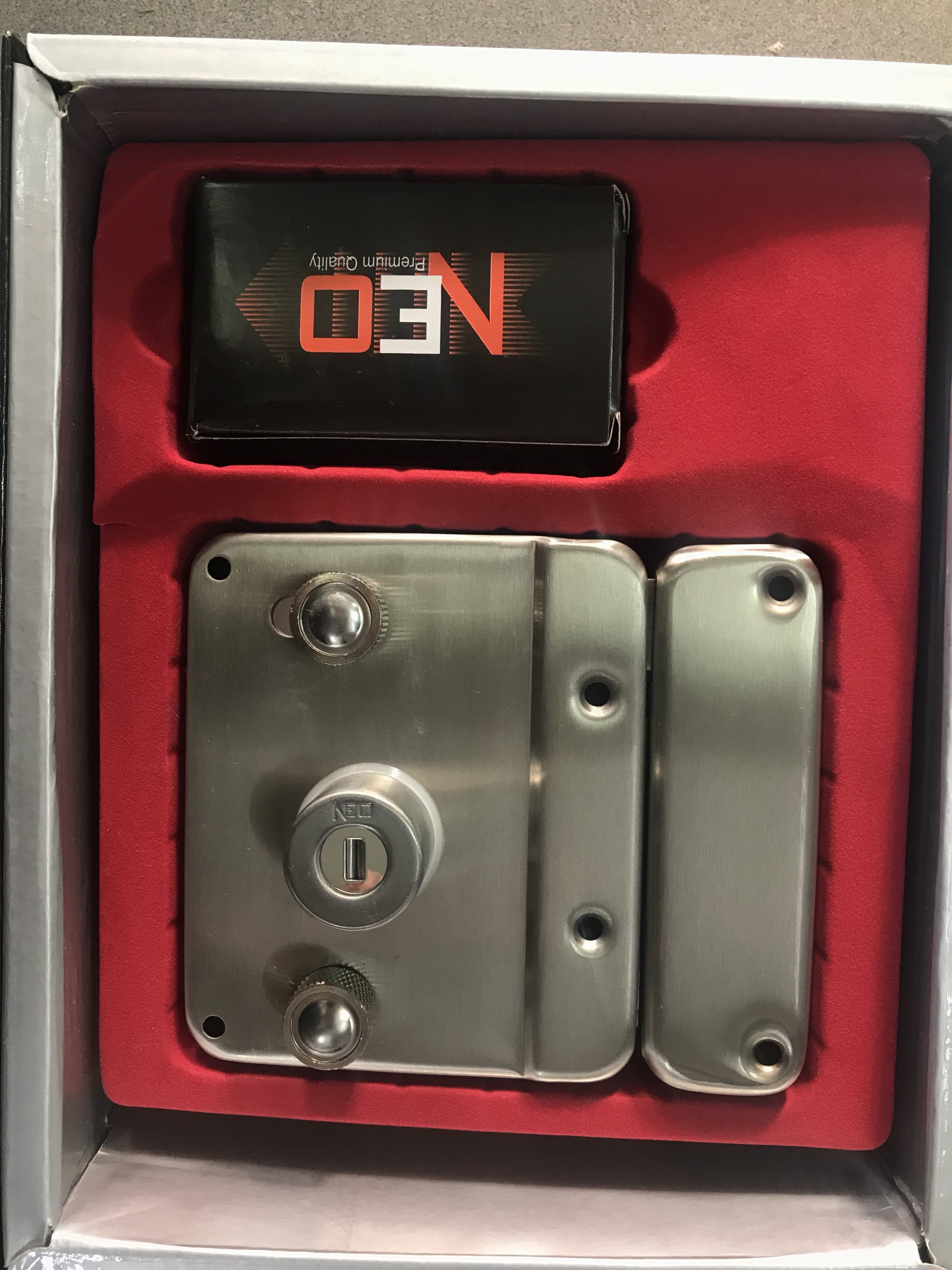 Khóa cửa cổng Neo V88