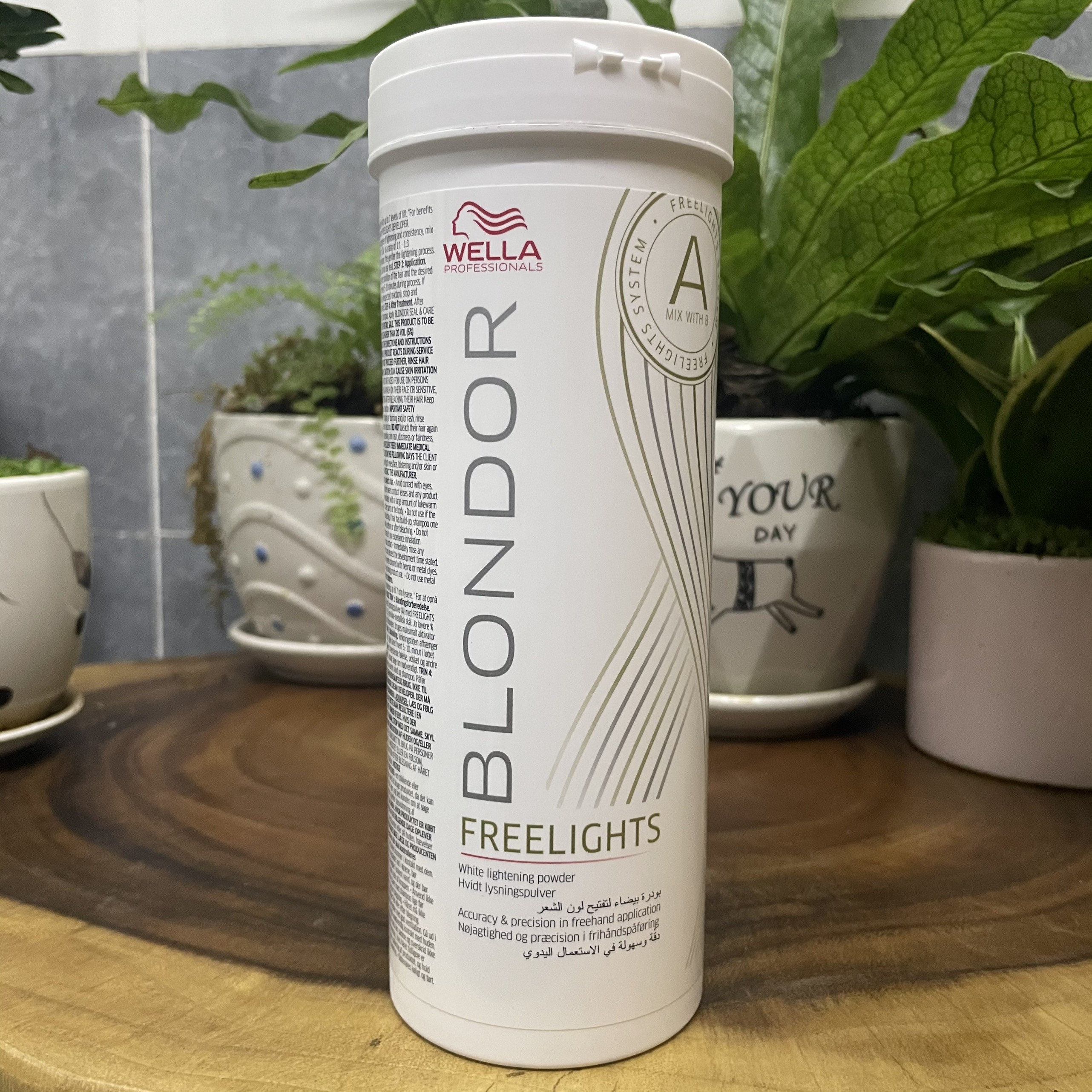 Bột tẩy tóc đất sét hoạt tính wella blondor freelights 400g