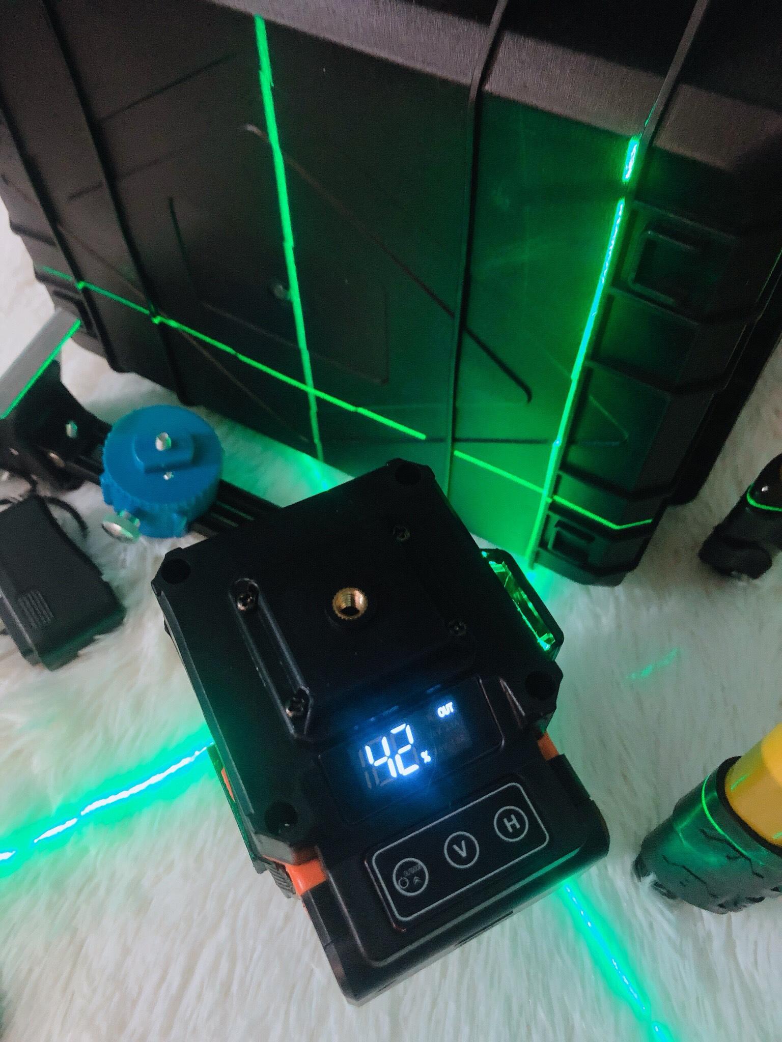 Máy cân bằng laser 12 tia xanh HITACHI