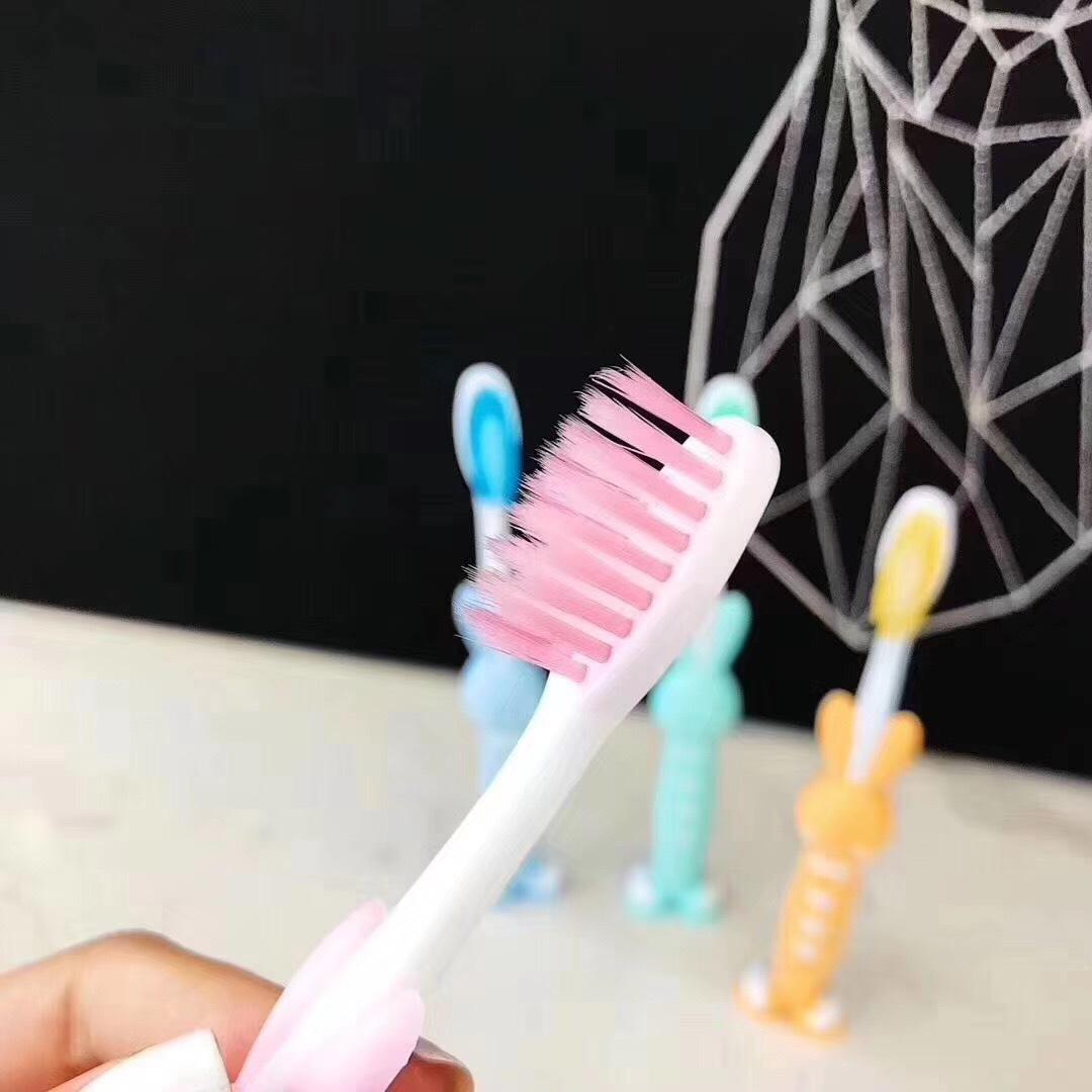Sét 4 bàn chái đánh răng hình thú Xuất nhật cho bé