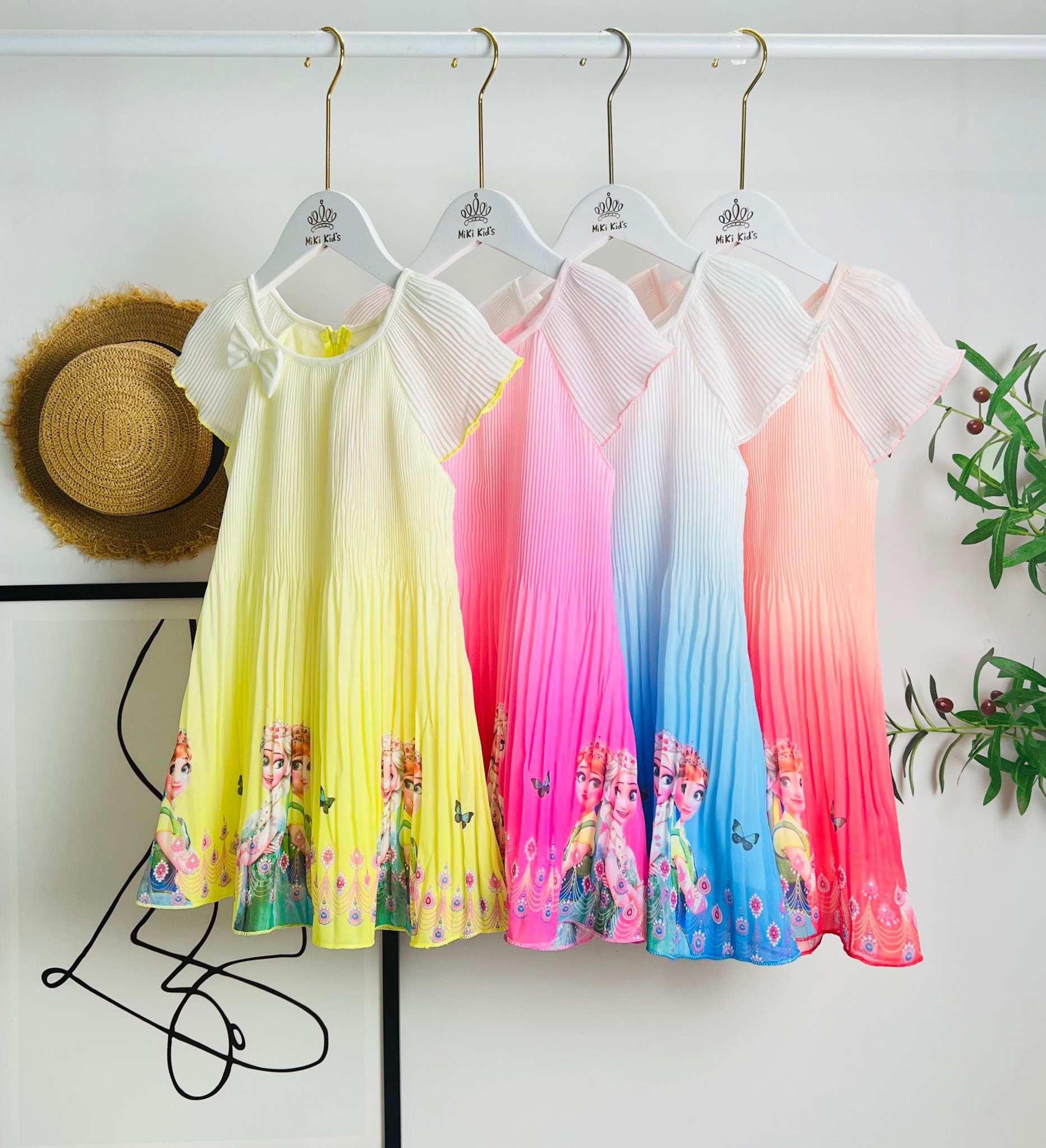 [NEW ARRIVAL] ĐẦM DẬP LY ELSA SIÊU XINH