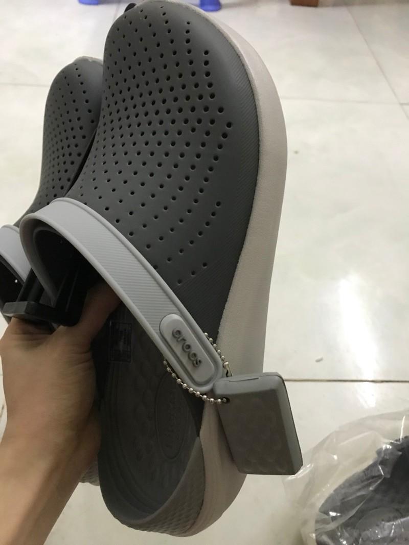 SỤC CROCS LITERIDE SIÊU MỀM ÊM (ĐEN/TRẮNG)