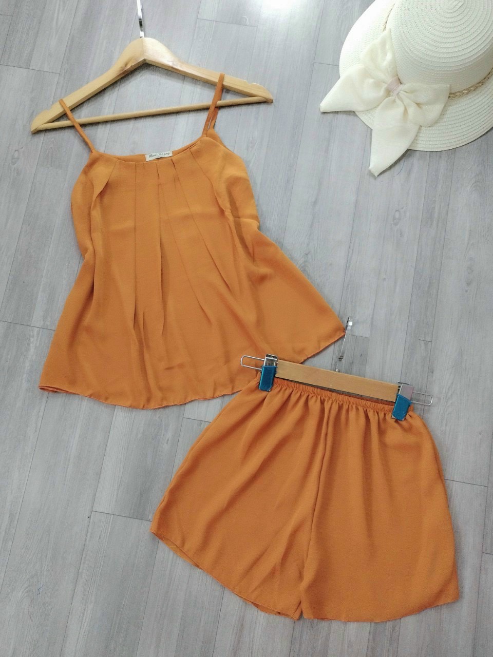 Set đồ bộ ngắn mặc nhà vải lụa hàn cổ xếp ly (size 40-55kg)