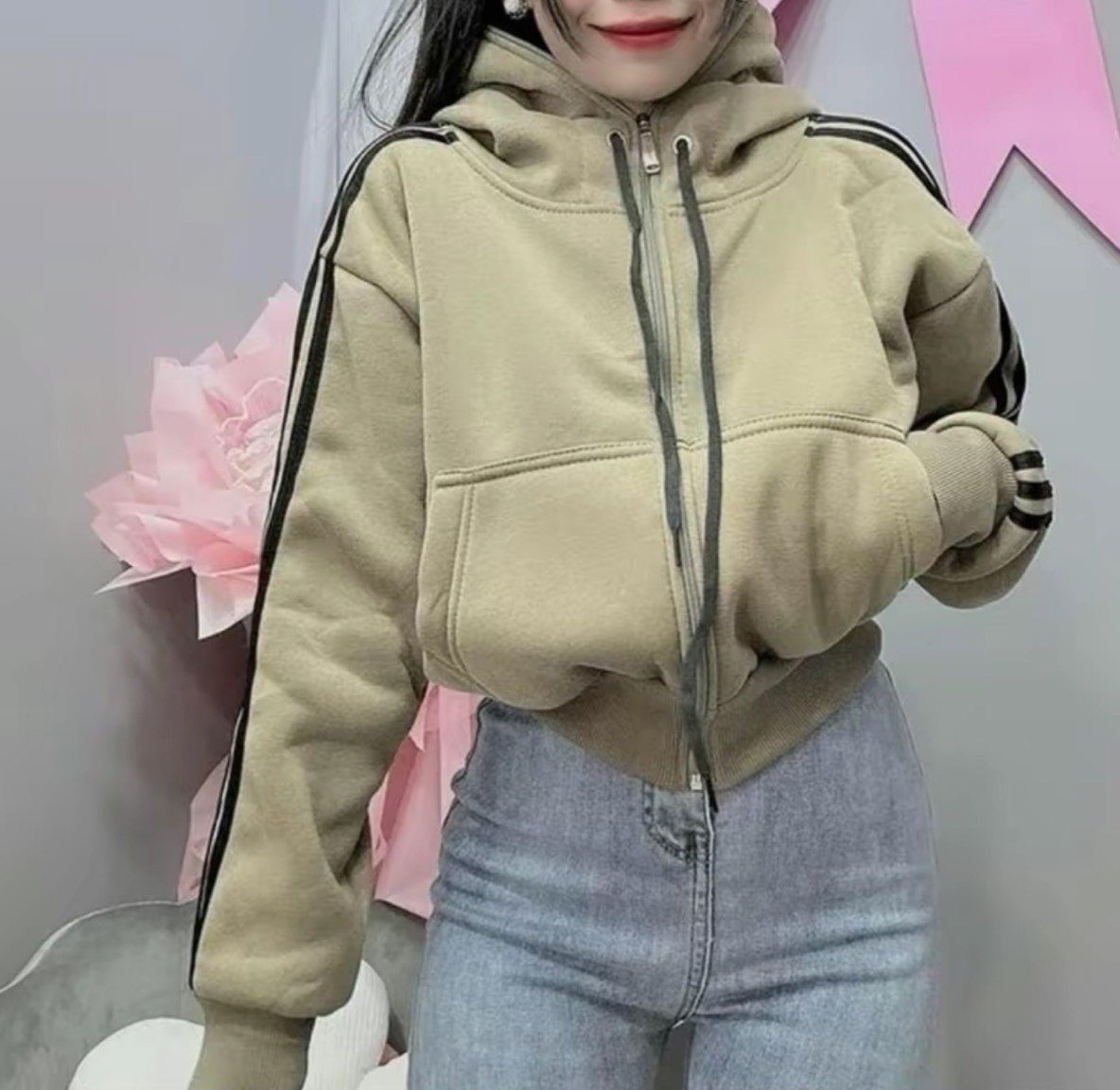 ÁO KHOÁC NỈ PHỐI VIỀN CẦU VỒNG CÓ NÓN DÂY KÉO CAO VÀ TÚI ÁO TRONG DỄ MẶC PHÙ HỢP THỜI TRANG