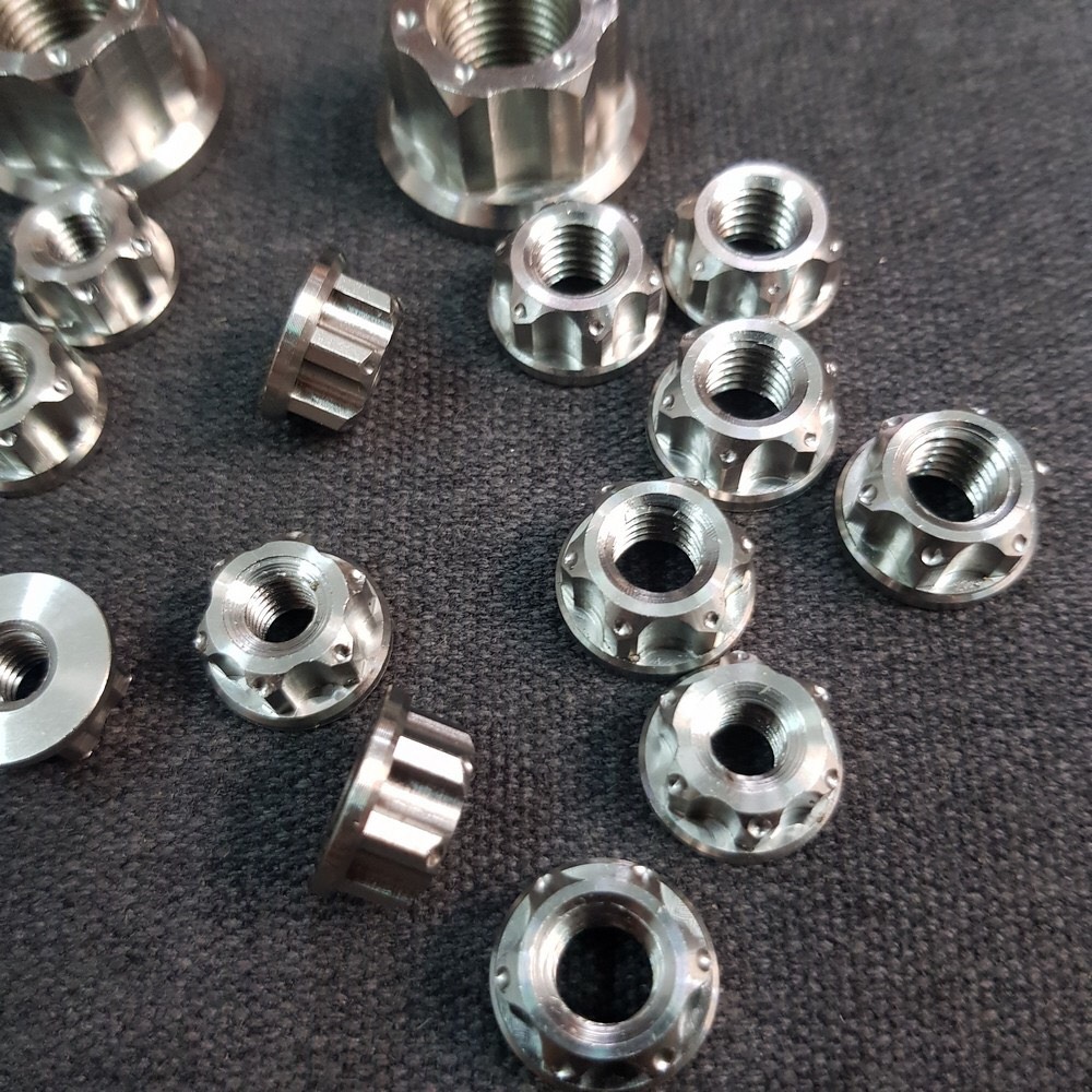 Tán 6ly hở đầu Salaya-Inox (giá 1 con)