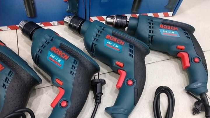 Máy khoan tường cầm tay 13mm Bosch