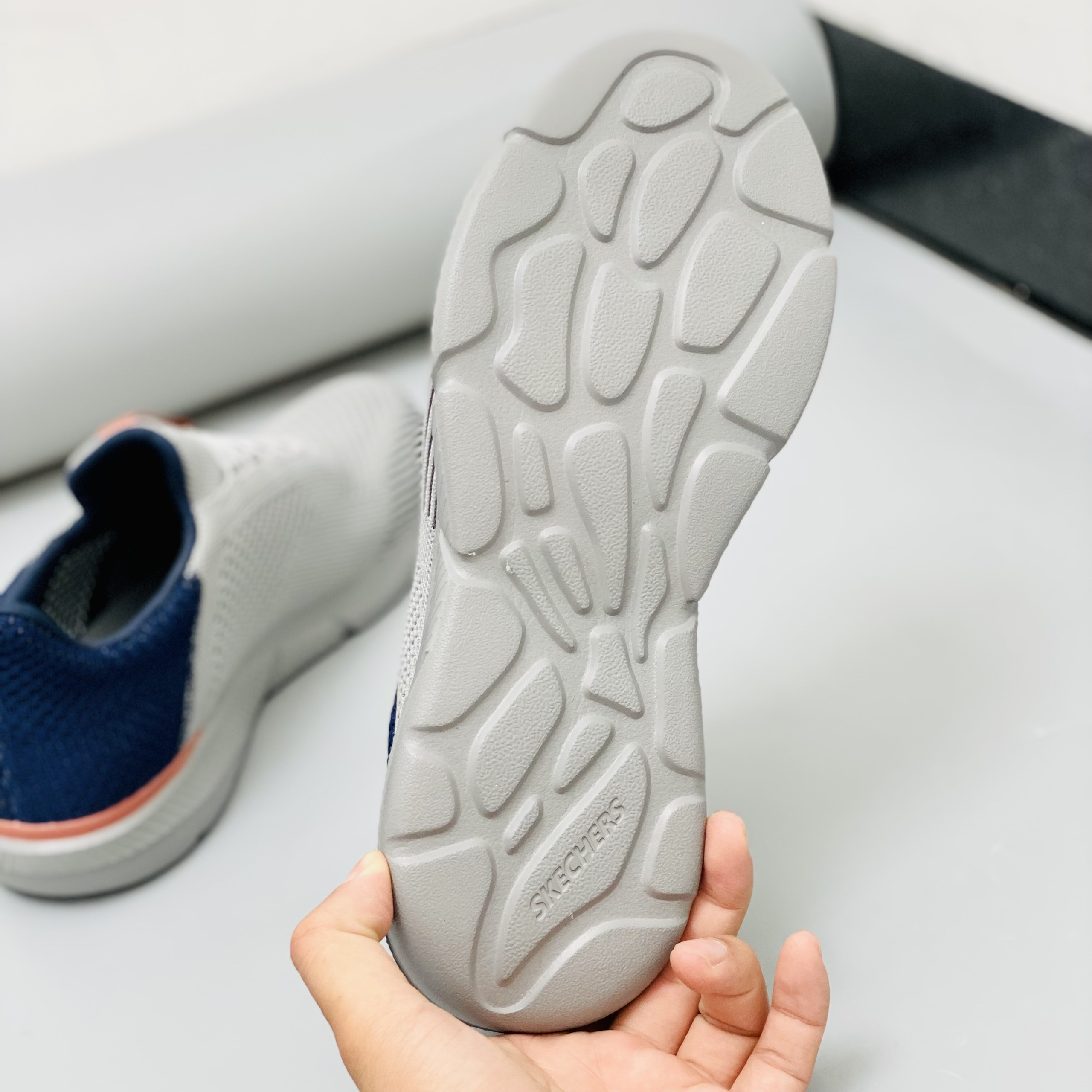giày thể thao nam skechers xỏ chân