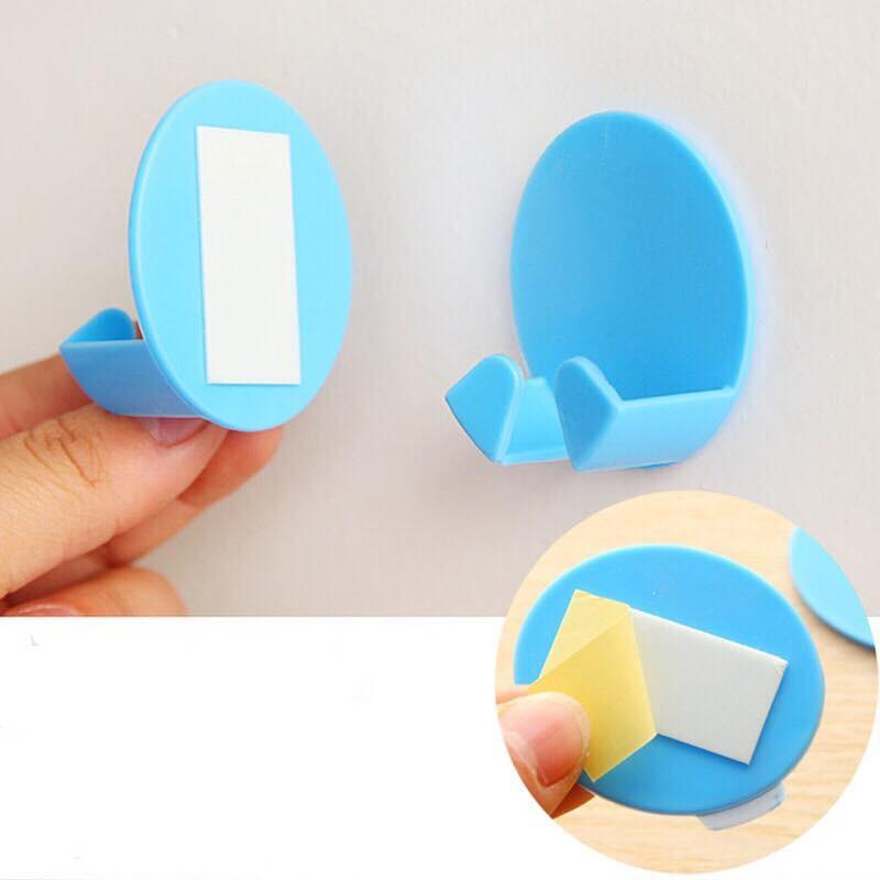 [HCM]Vỉ 2 móc treo phích cắm điện đồ dùng đa năng