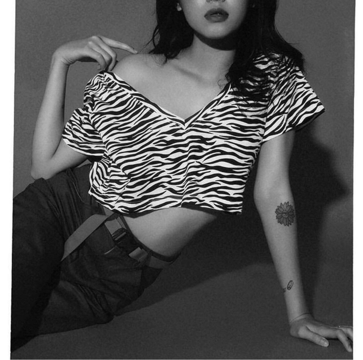 Áo croptop da beo siêu chất cho các bạn nữ nhé