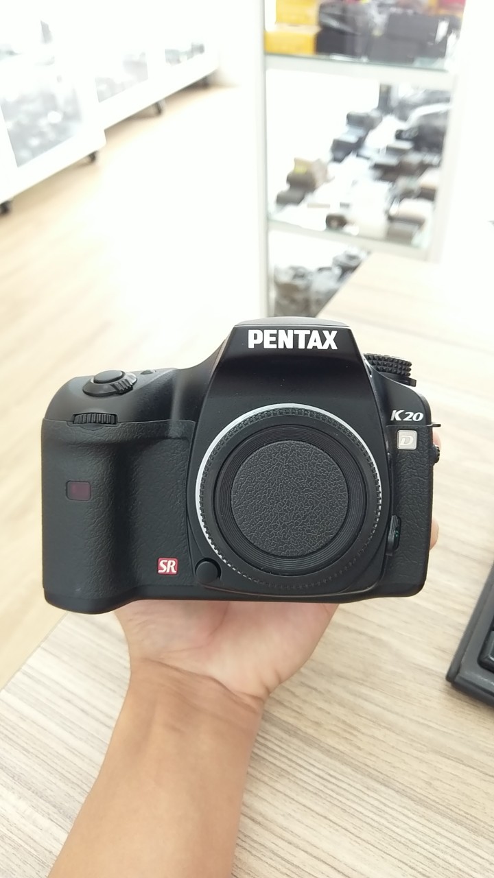 MÁY ẢNH PENTAX K20D 99.99% như mới.