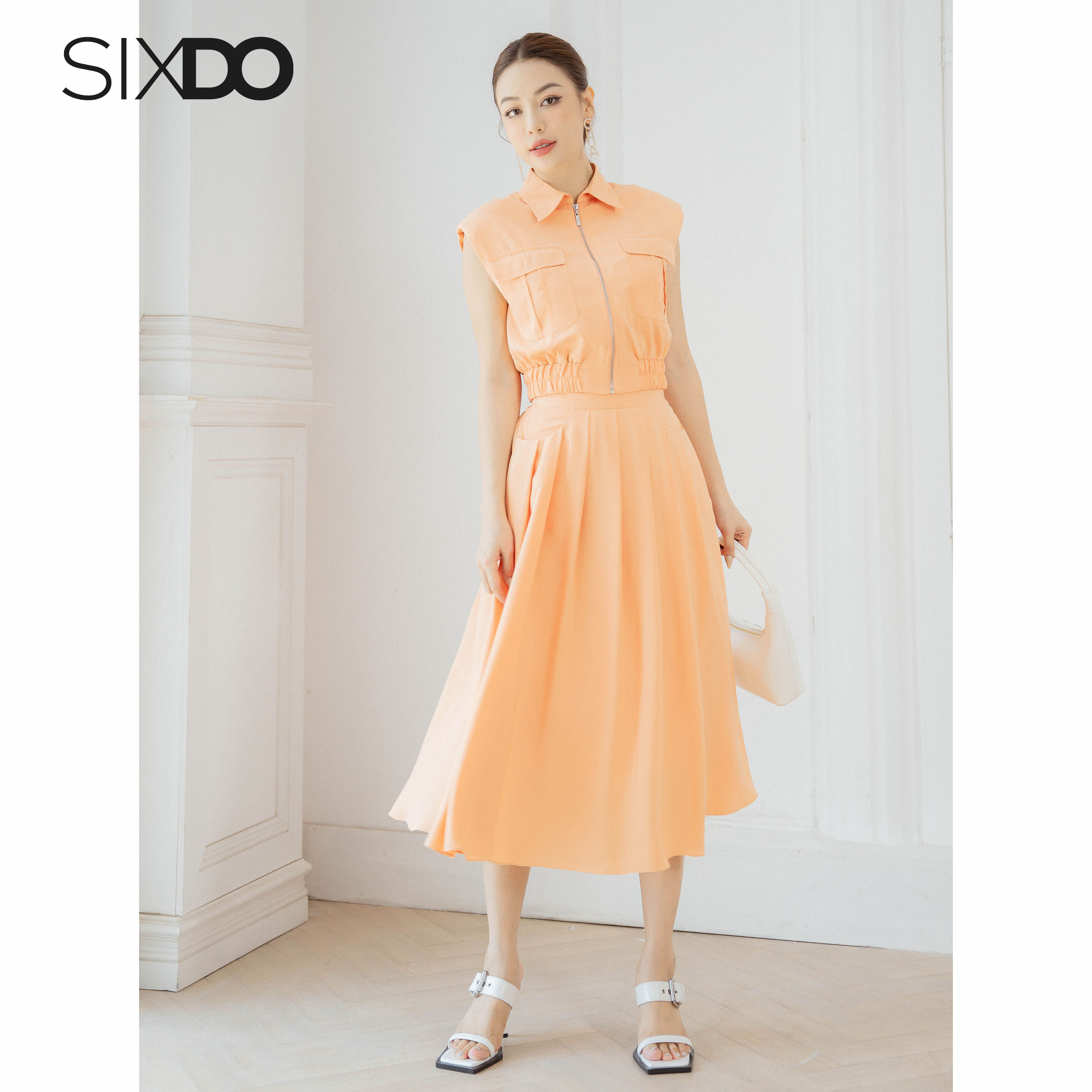 Áo lụa kiểu nữ sát nách bo chun SIXDO (Silk Top)
