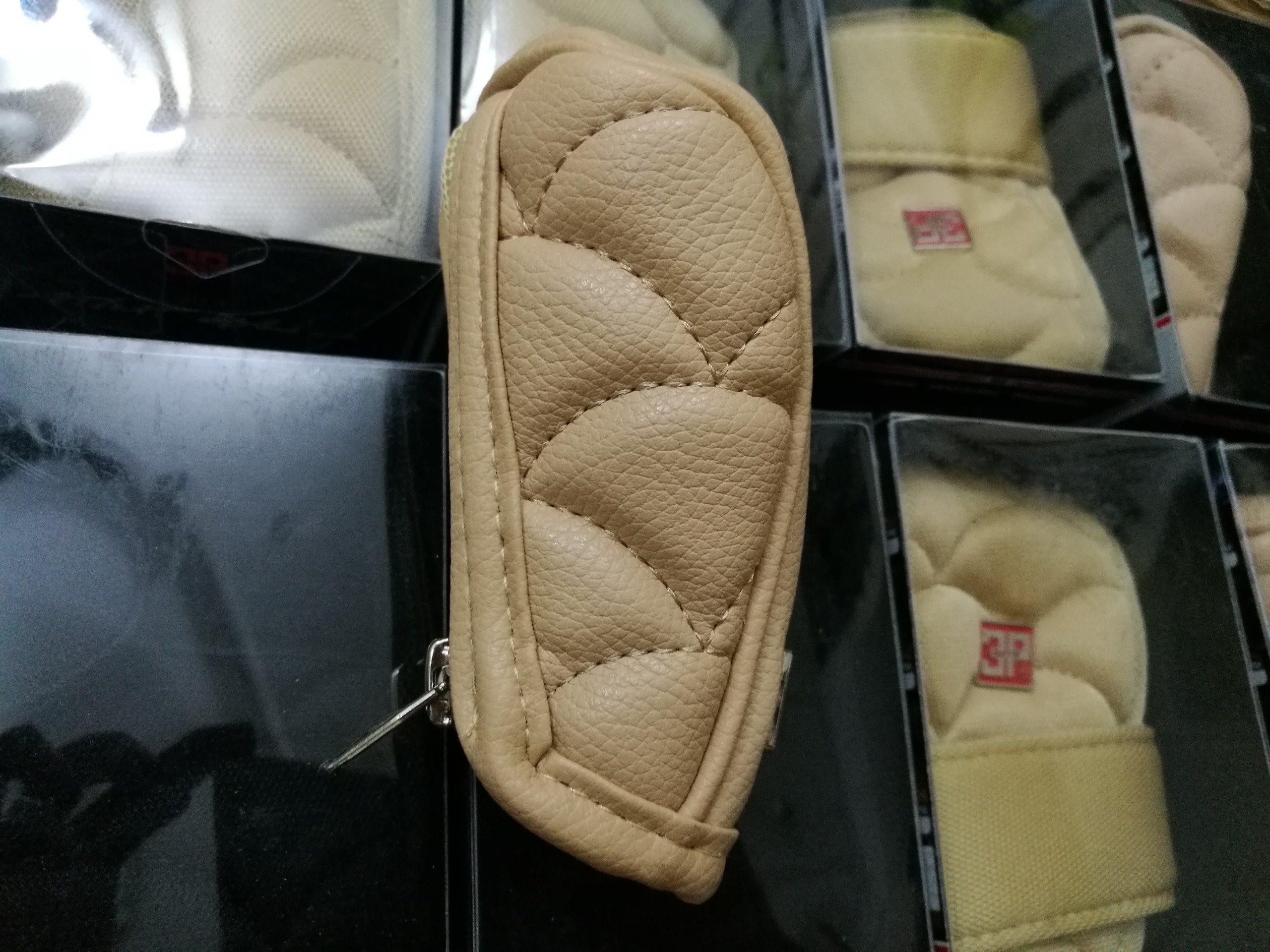 Bọc Cần Số xe Ô tô da 3P màu kem