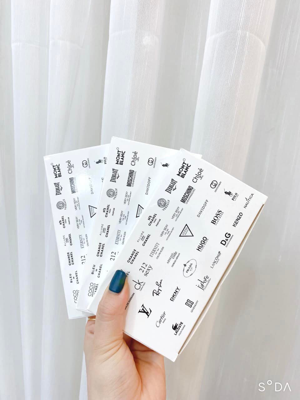 20 lọ nước hoa mini cho nam và nữ