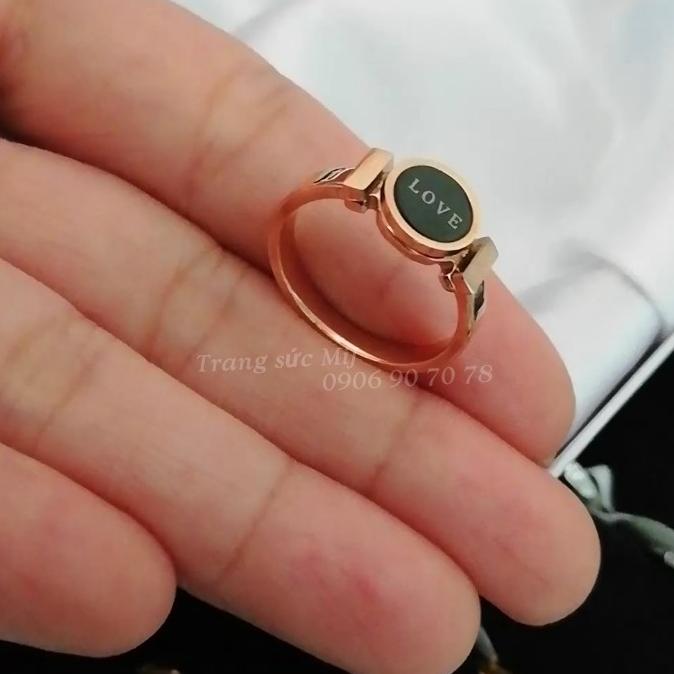 NHẪN TITAN MẠ VÀNG HỒNG MẶT TRÒN ĐEN LOVE