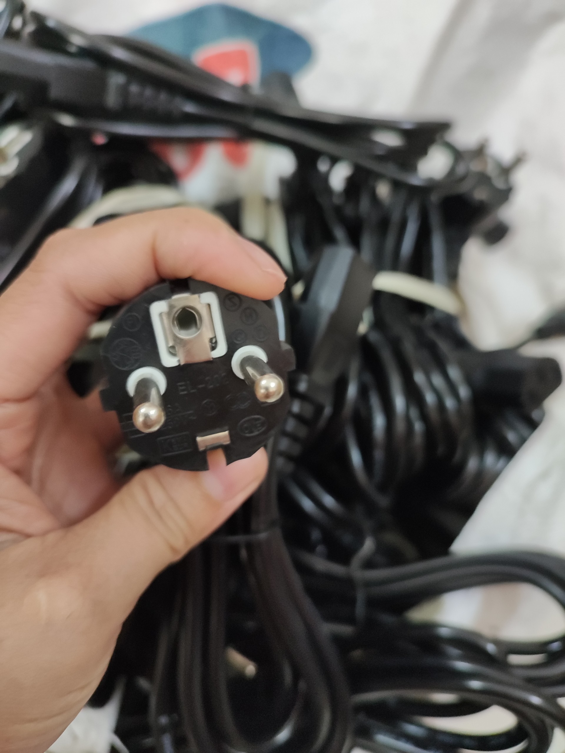 Dây nguồn 1.8m dành cho Dành cho pc, máy tính, màn hình, nồi cơm điện