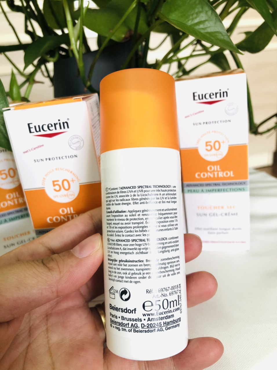 Kem chống nắng da dầu Eucerin oil control SPF50