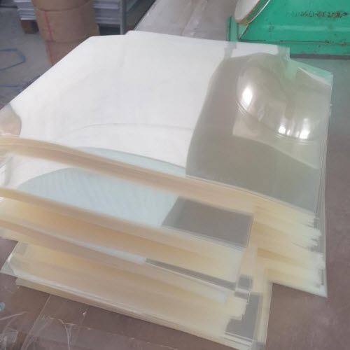 Bìa kiếng trong A4 1 zem 1.2 zem xấp 100 tờ