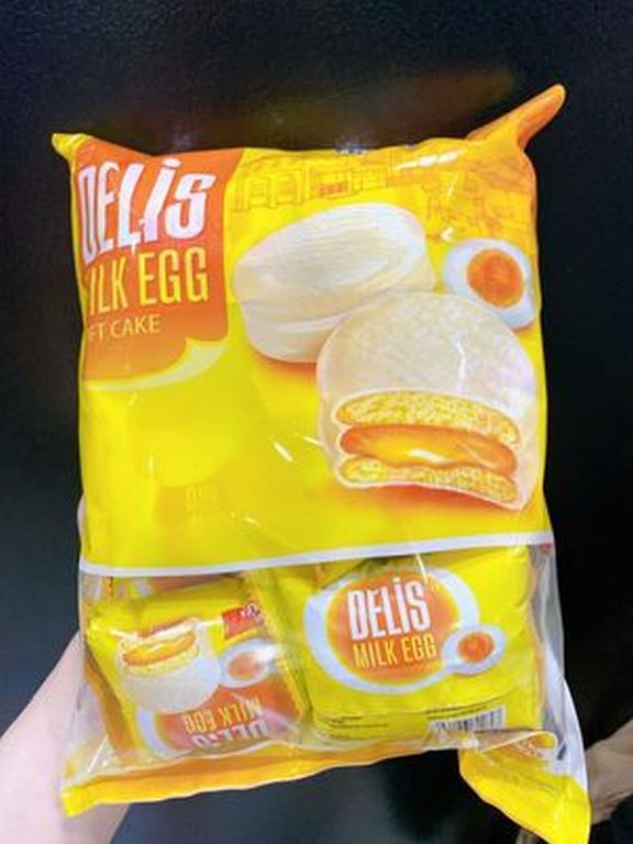 bánh bông lan trứng muối delis 200g
