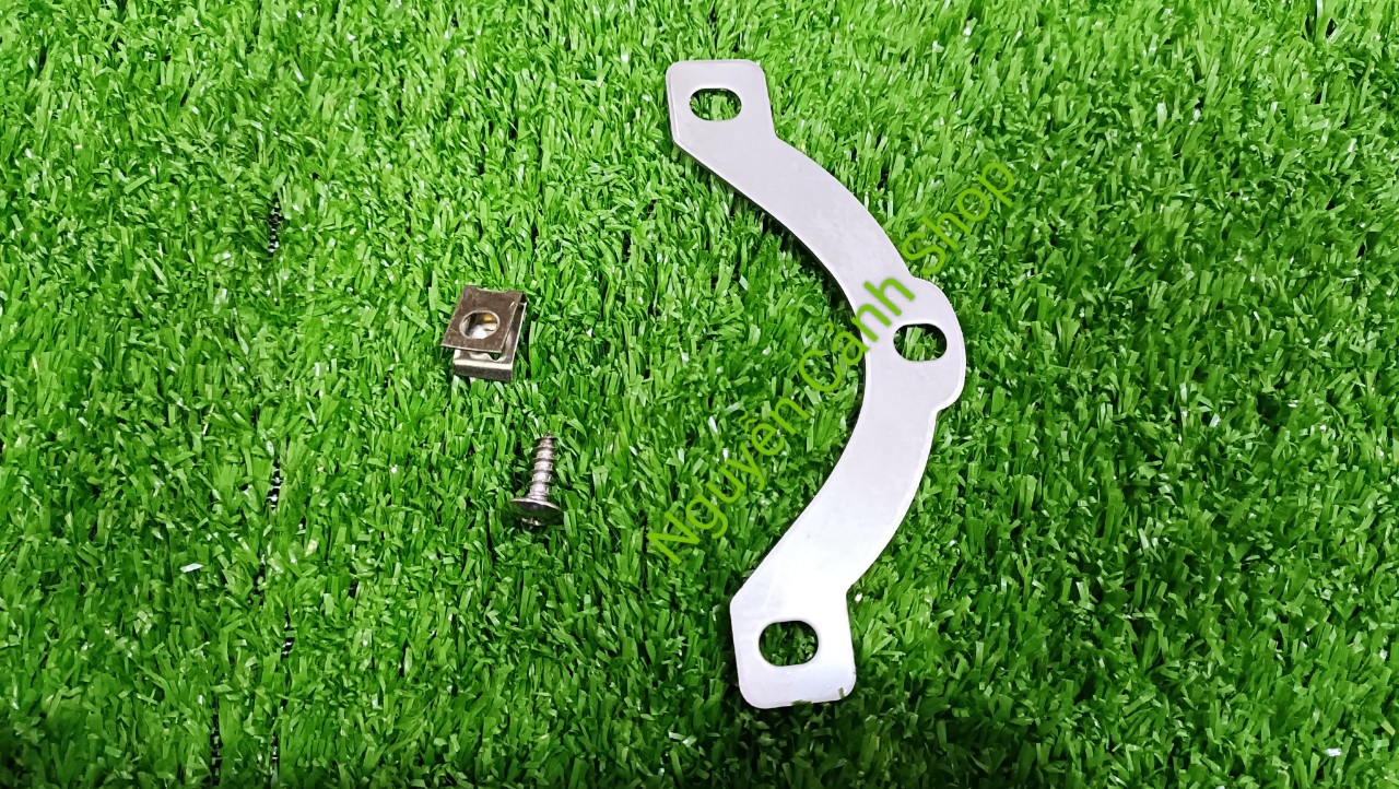 pát giữ đèn chiếu hậu xe Exciter 135