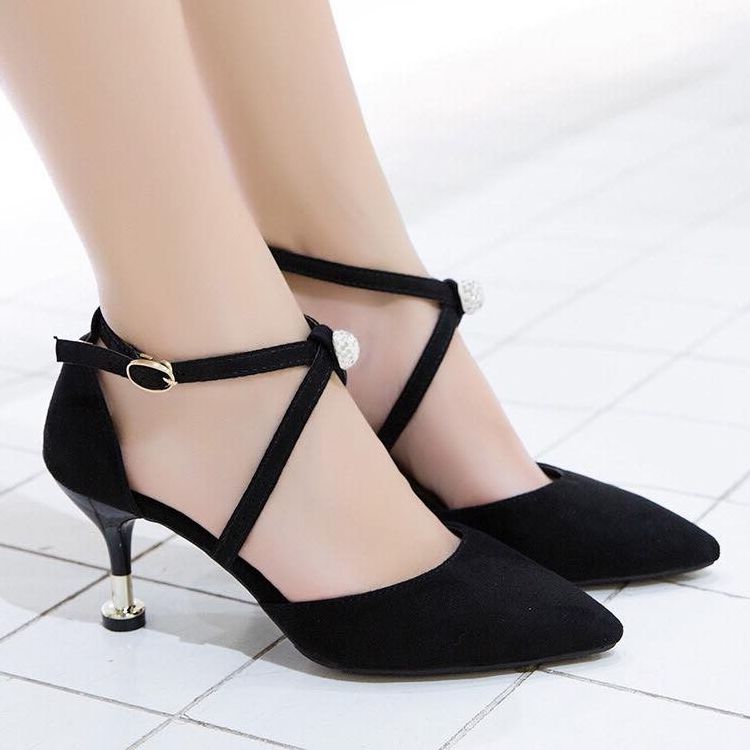 Giày cao gót 7cm bít mũi chéo gót đính hạt châu đen