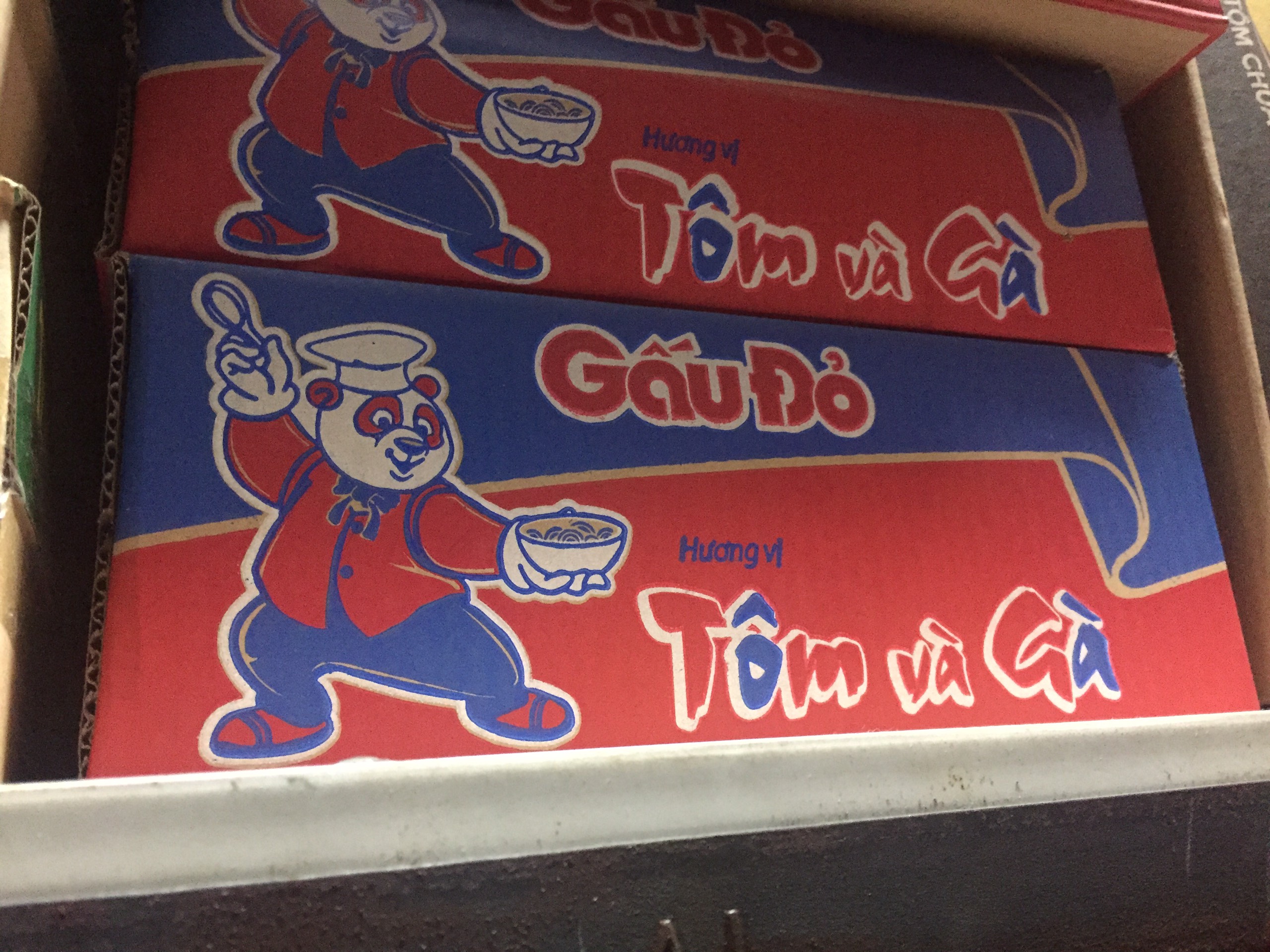 MÌ GẤU ĐỎ TÔM & GÀ THÙNG 30 GÓI DATE MỚI
