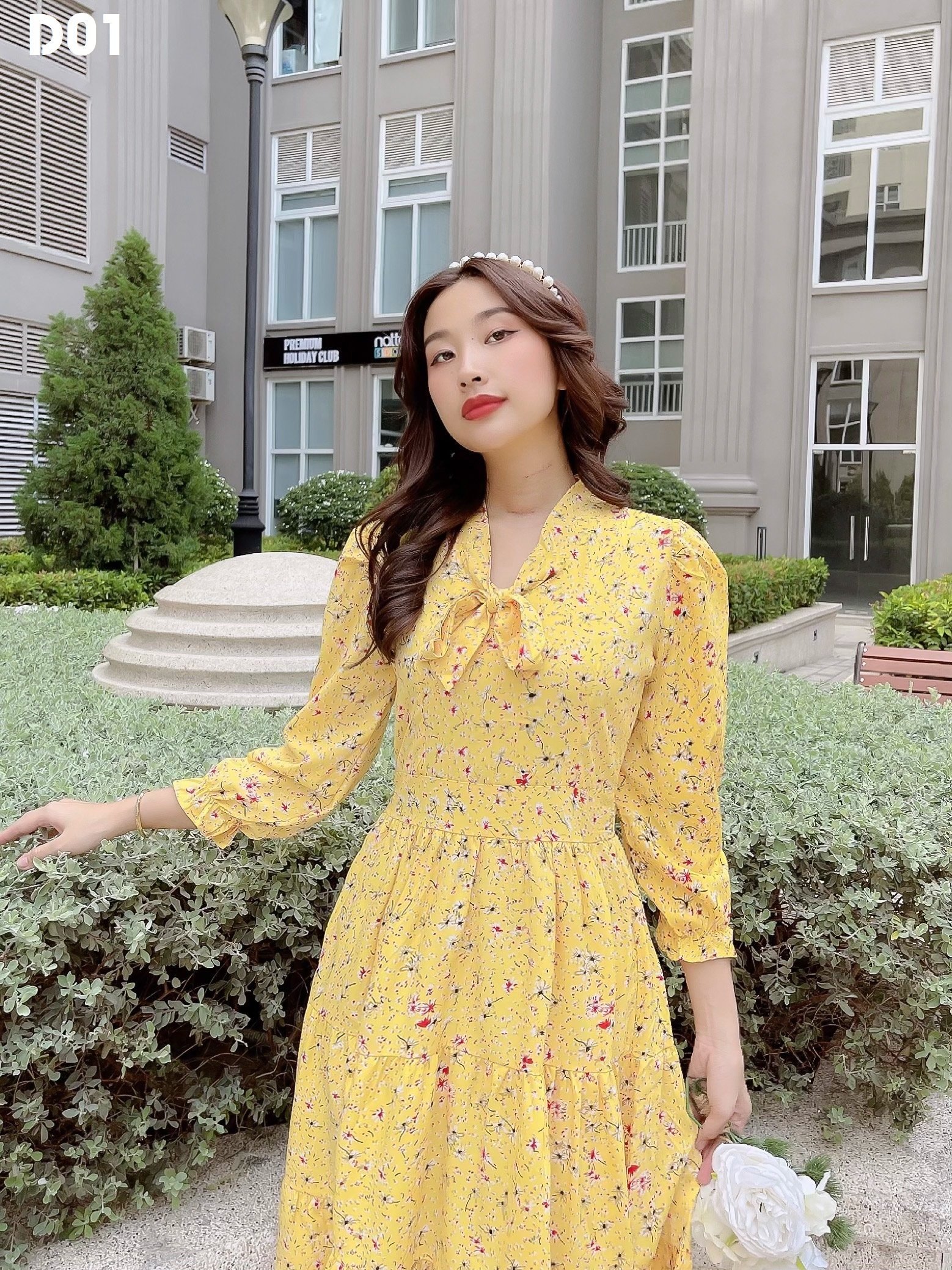 Đầm lua hoa nhí vàng