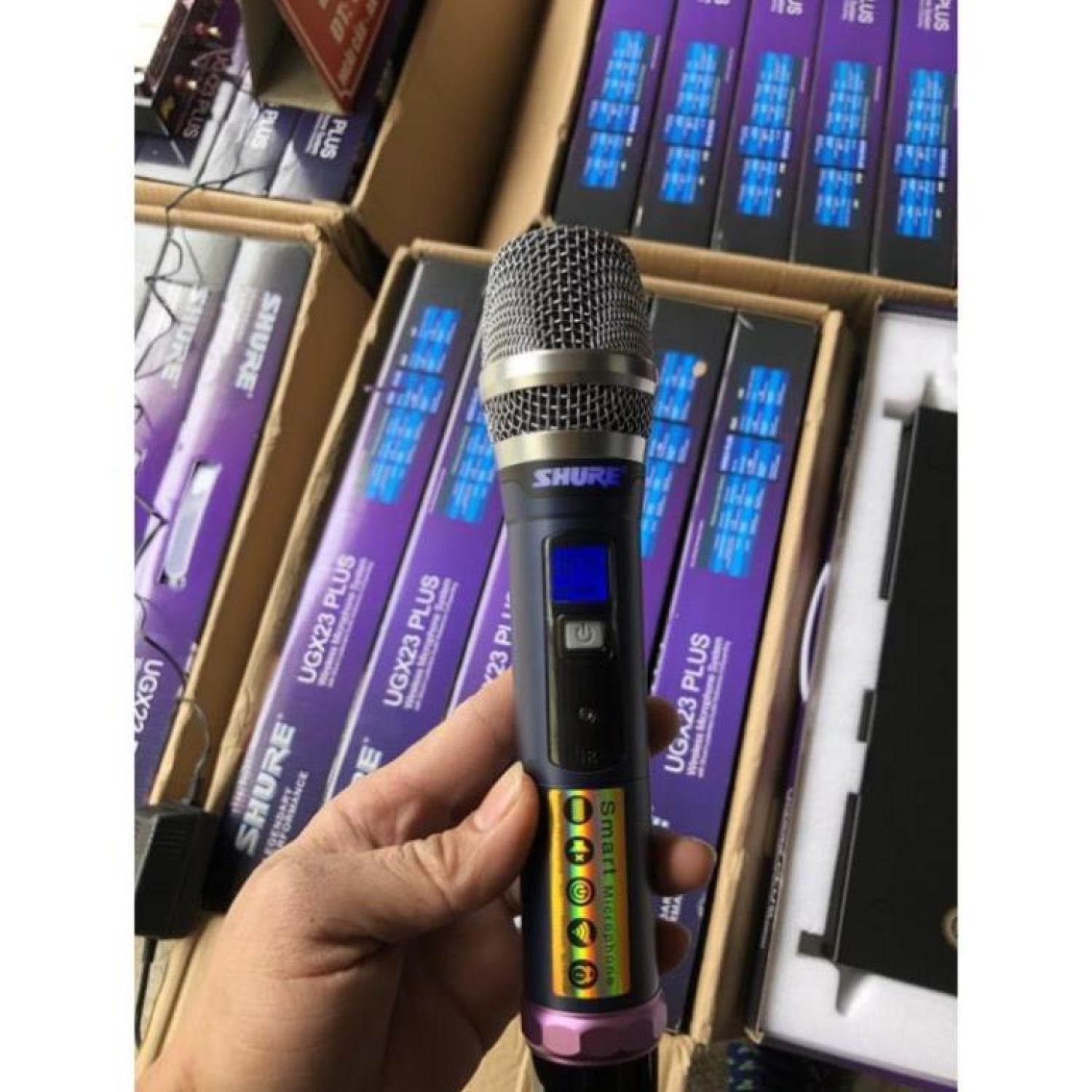 Micro Không Dây SHURE UGX 23 PLUS Cảm Biến Tự Ngắt, Dò Sóng Chỉnh Tần Số Hiện Đại. Dòng Karaoke Cao Cấp Quán Hát.