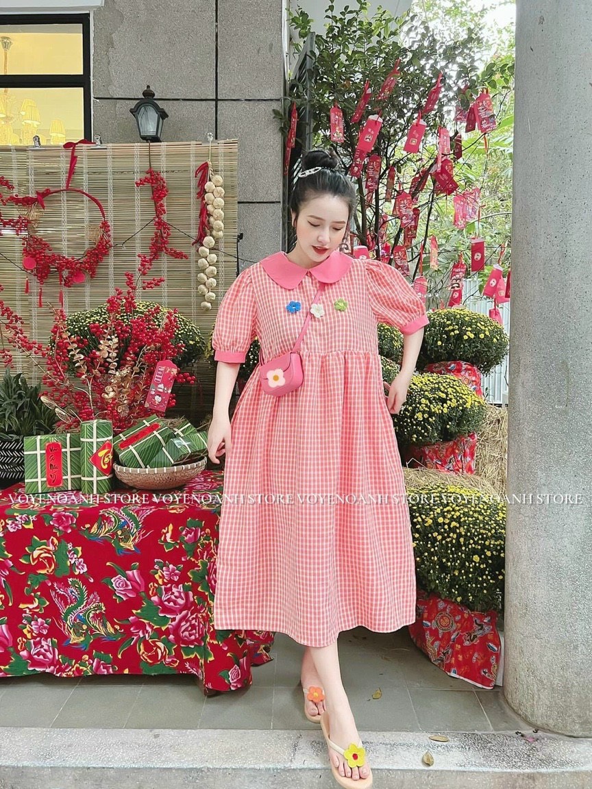 Đầm babydoll caro mùa hè dễ thương, váy xòe bồng tay phòng cổ bèo, đầm bầu, đầm bánh bèo đính hoa