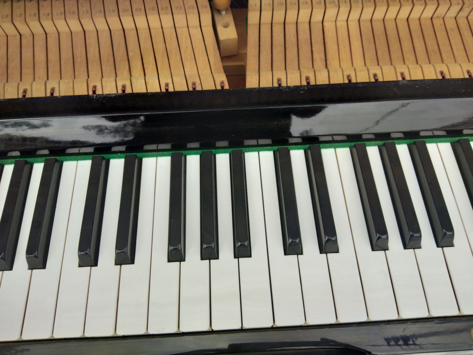 đàn piano cơ giá rẻ