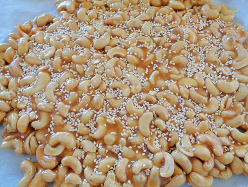 Kẹo hạt điều 400g