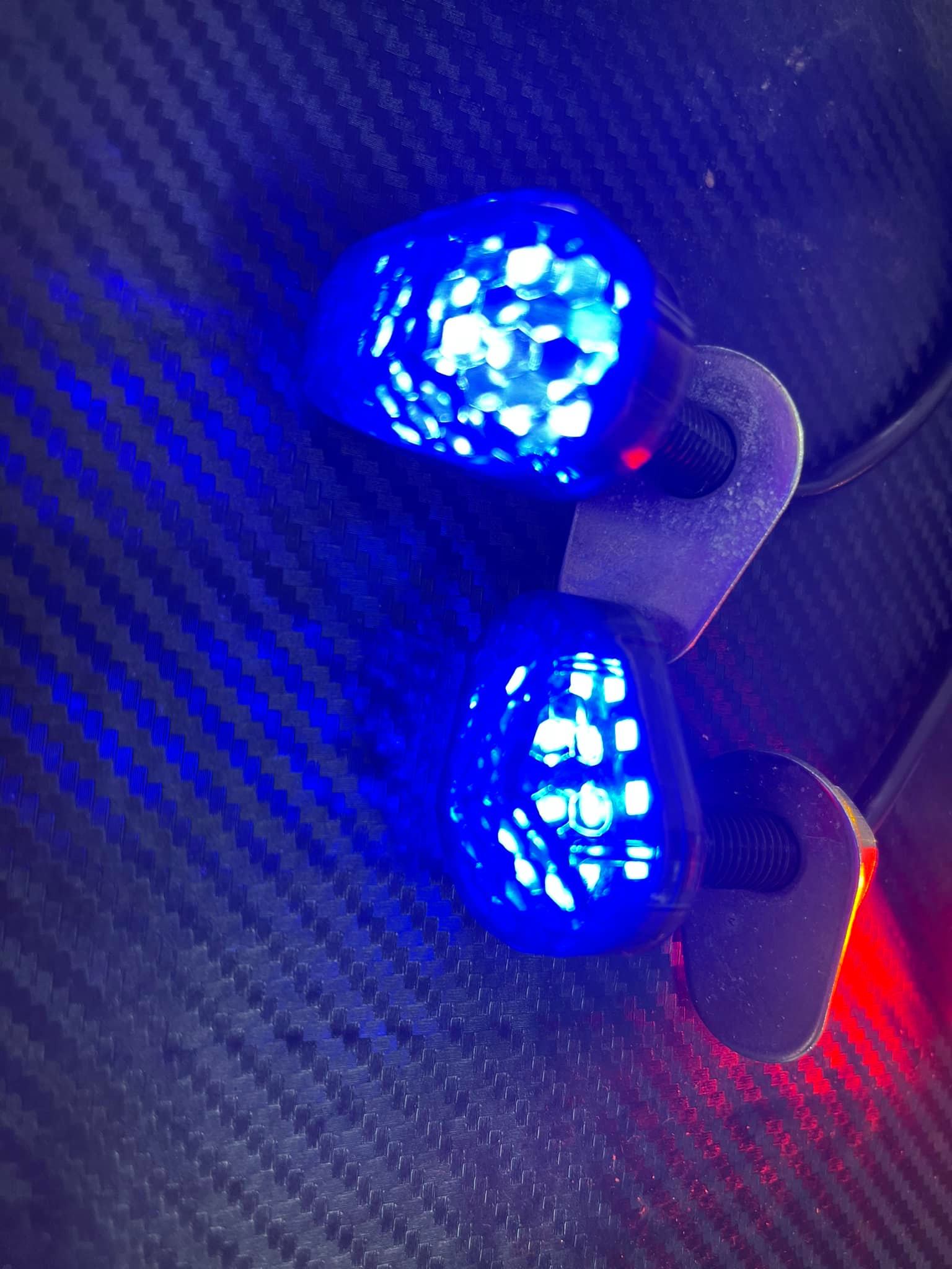 Xi nhan led hình con bọ lắp các loại xe