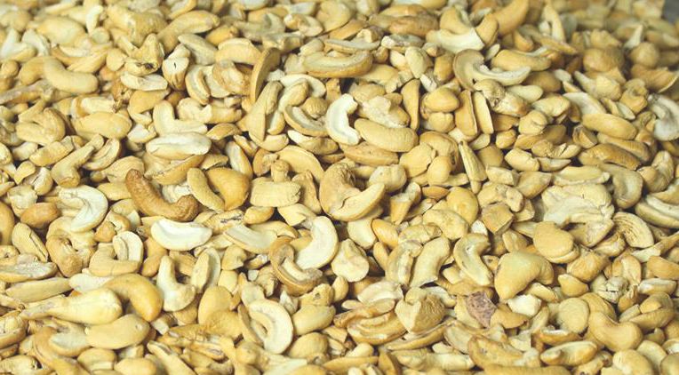 Hạt điều vỡ tách vỏ ( 200 gram , 500 gram , 1 kg )