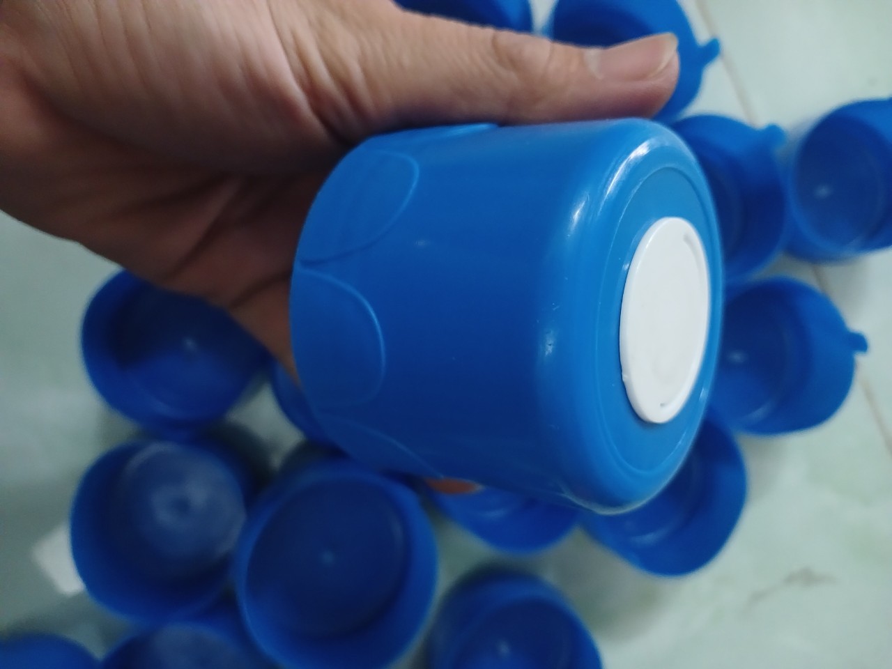 Nắp vặn bình nước cổ cao.bình 5galon túi 10 cai