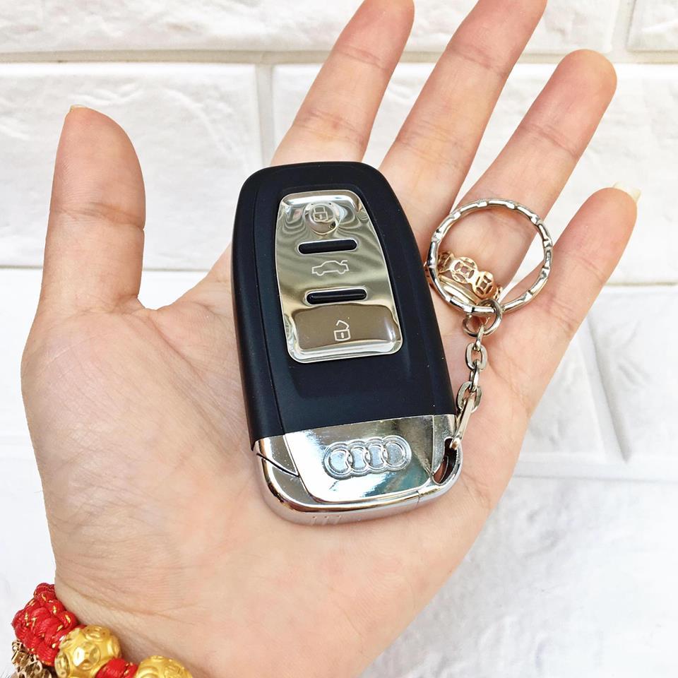 [HCM]BẬT LỬA KHÈ - MÓC KHOÁ XE HƠI AUDI (CÓ ĐÈN PIN) - (XÀI GAS)